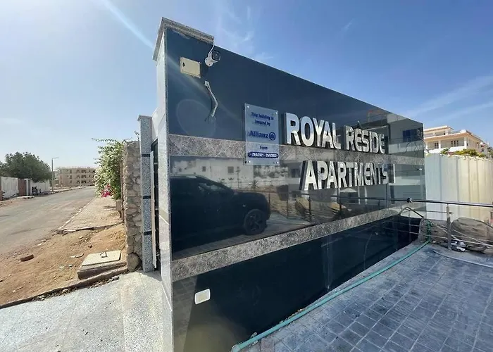 Apartment Beautiful 3-bedroom On The Ground Floor With Personal Backyard Area And Terrace With Direct Pool Access And Pool View *