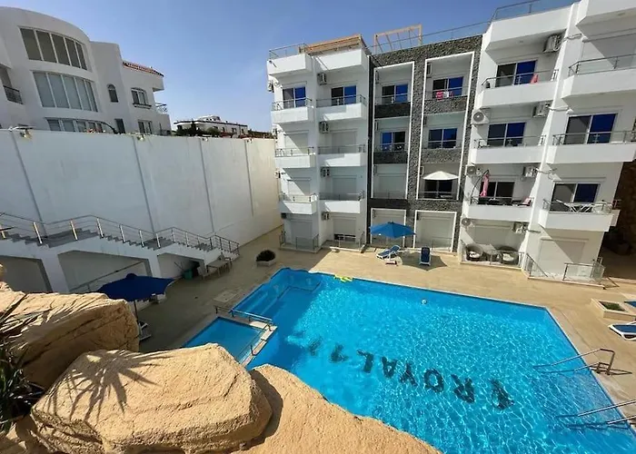 Beautiful 3-bedroom On The Ground Floor With Personal Backyard Area And Terrace With Direct Pool Access And Pool View