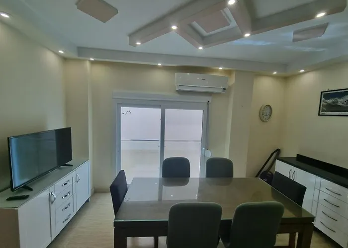 Apartment Beautiful 3-bedroom On The Ground Floor With Personal Backyard Area And Terrace With Direct Pool Access And Pool View *